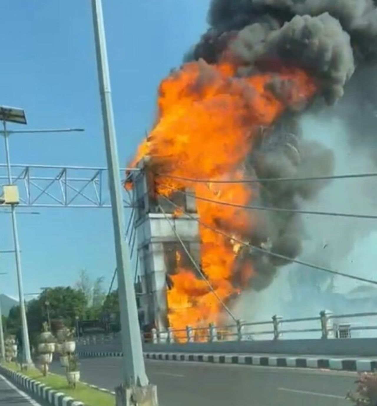 Jembatan Brawijaya Terbakar, Polisi: Segera Lidik Penyebab Utamanya