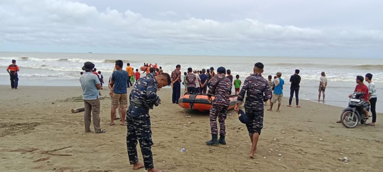 Sinergitas TNI AL Dalam Laksanakan SAR di Perairan Pulau Boji Nias Selatan