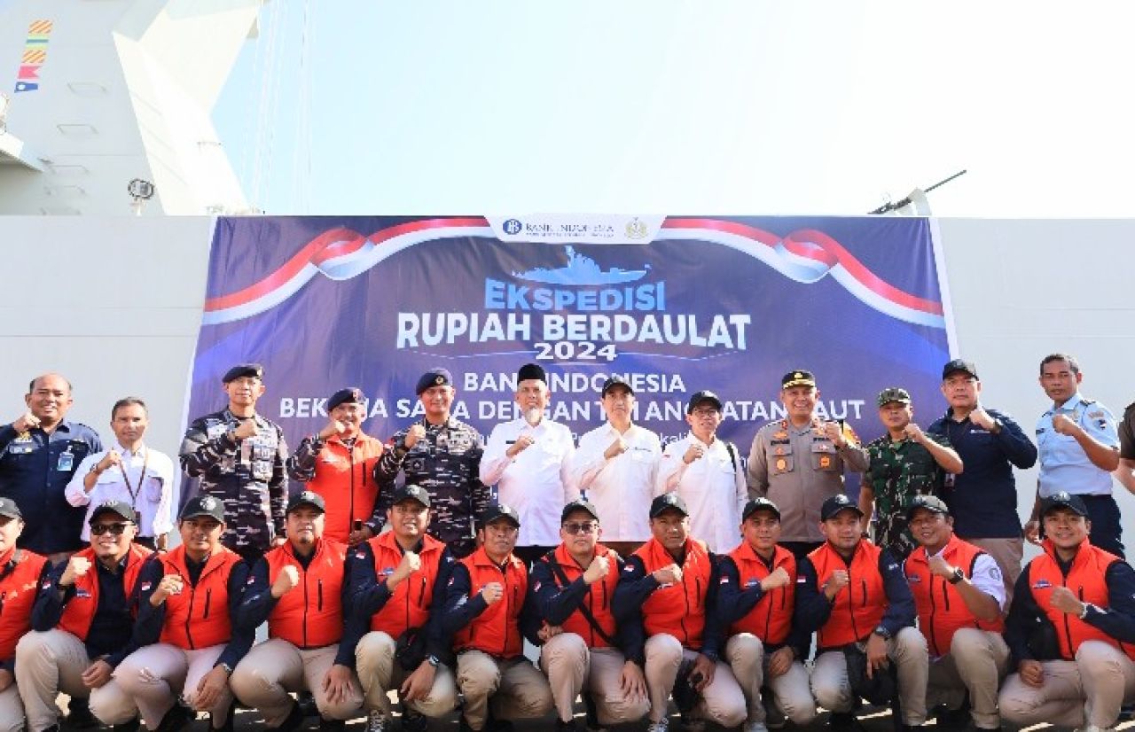 TNI Angkatan Laut Jaga Rupiah Tetap Perkasa di Pulau Terluar