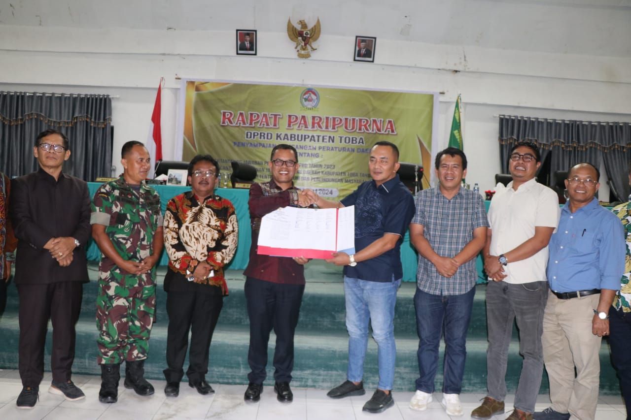 Pemkab dan DPRD Toba, Tandatangani Nota Kesepakatan Ranperda Pertanggungjawaban APBD 2023