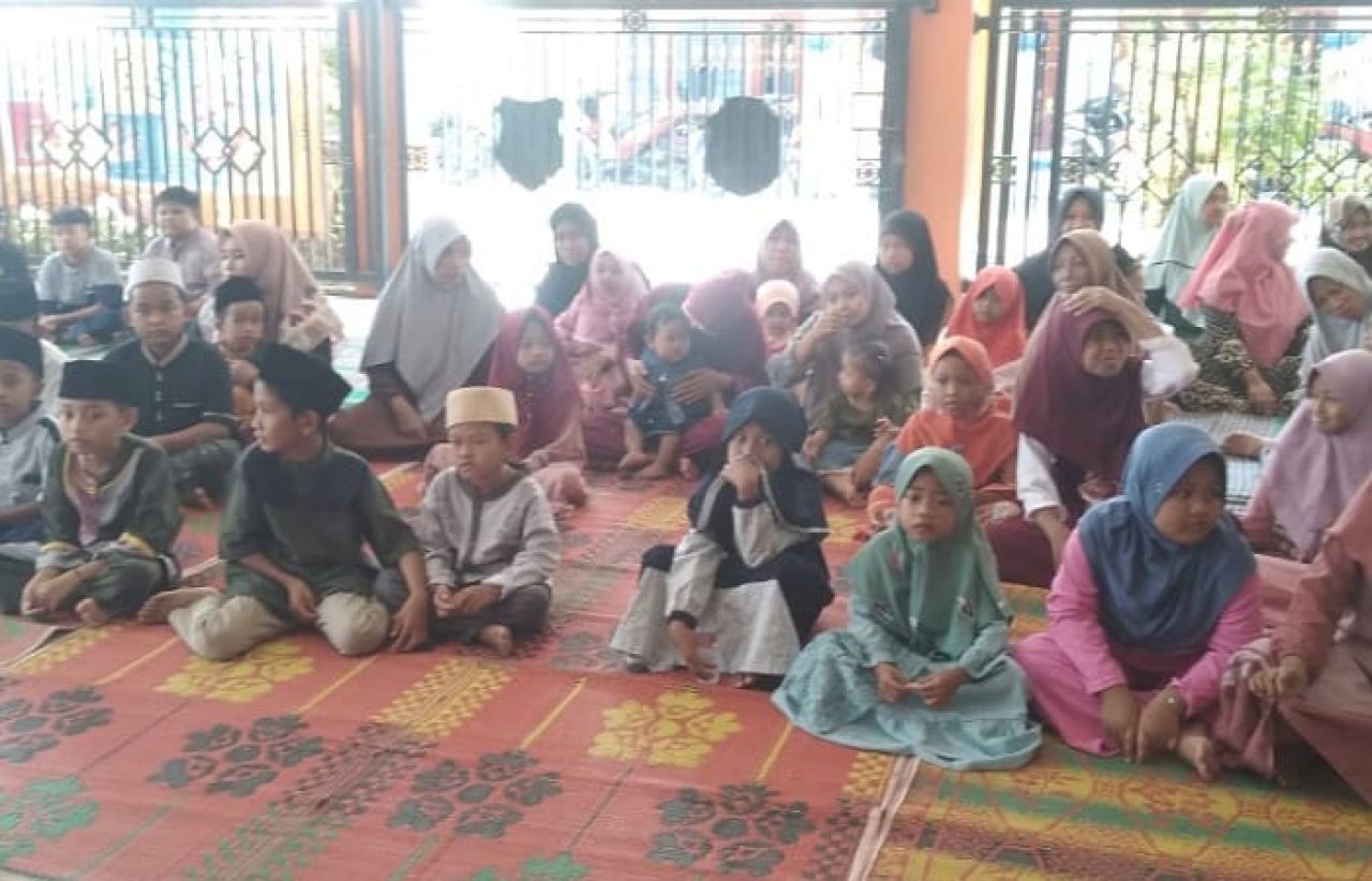 Pemdes Plososetro Lamongan Santuni 100 Anak Yatim dan Kaum Dhuafa
