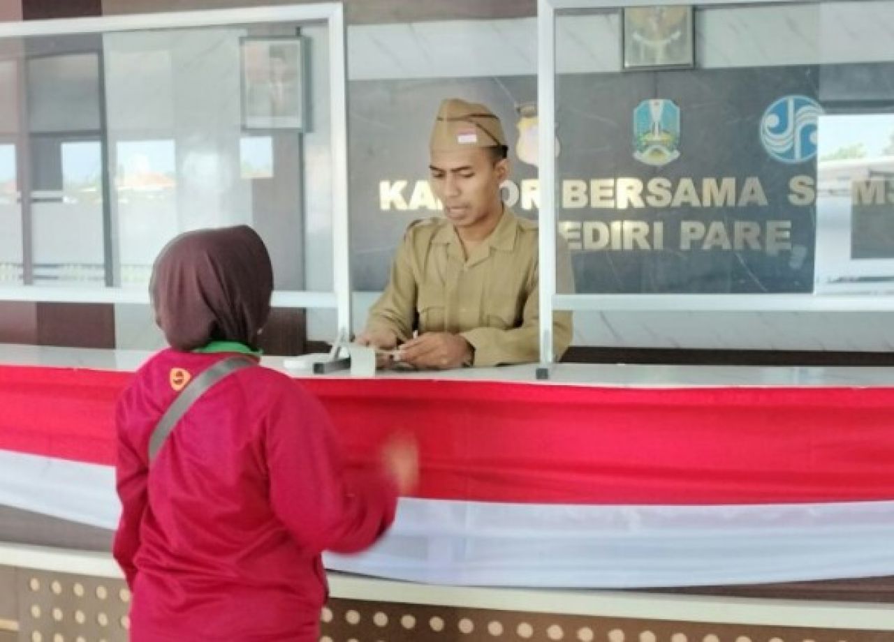 Pelayanan Bertema Pahlawan di Polres Kediri Sambut HUT Kemerdekaan RI ke-79