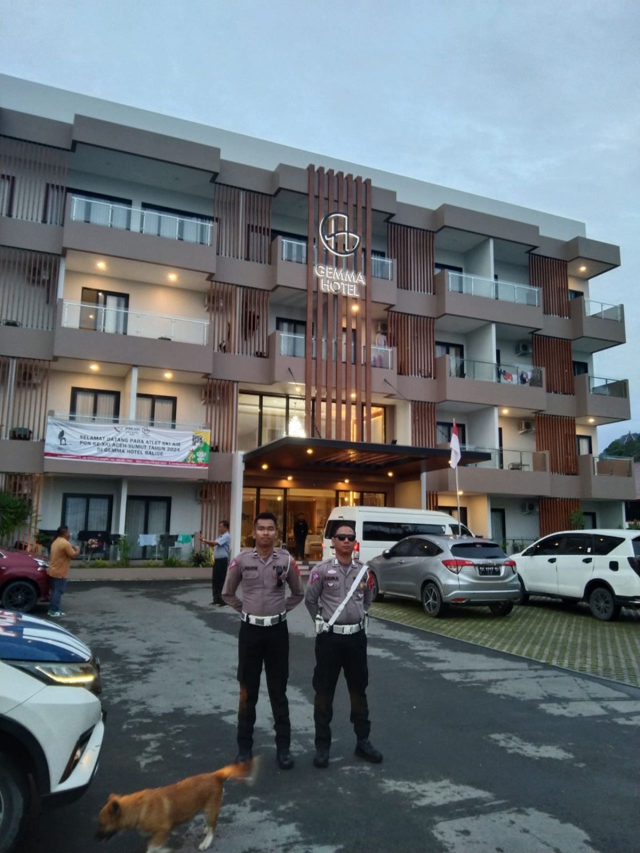 Satlantas Polres Toba Kawal Rombongan Atlet PON XXI Dari Penginapan Menuju Venue