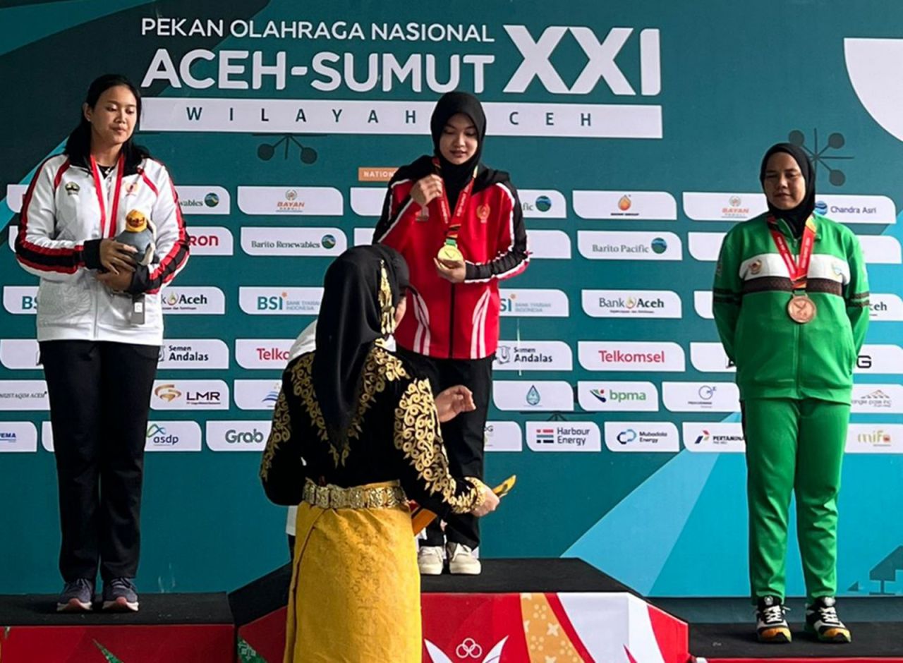 Putri Peltu Sumarna, Peraih Medali Emas Di Pekan Olahraga Nasional (PON) XXI Aceh Sumatra Utara