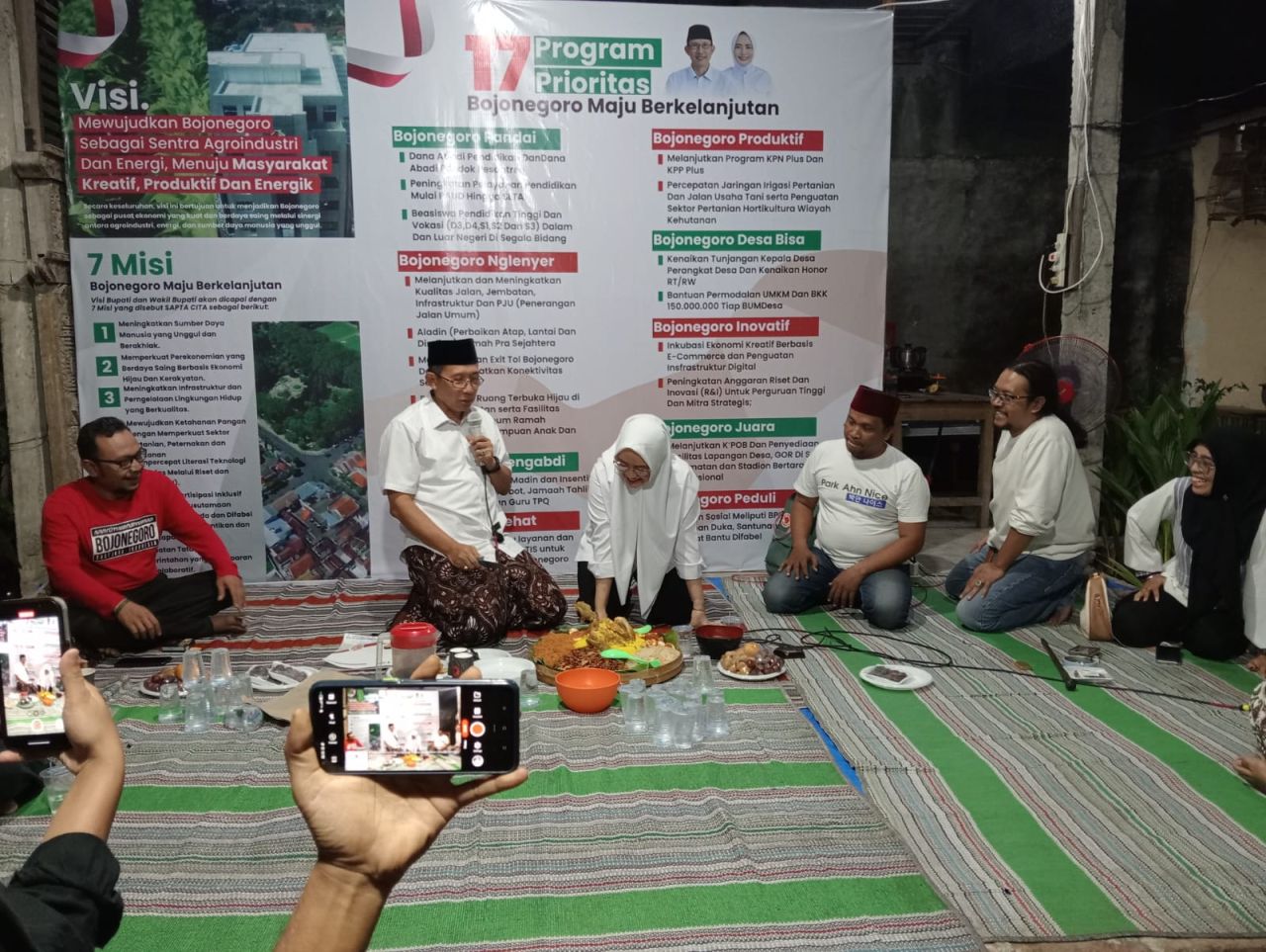 Peringati Hari Sumpah Pemuda, Tim Relawan Teguh - Farida Potong Tumpeng