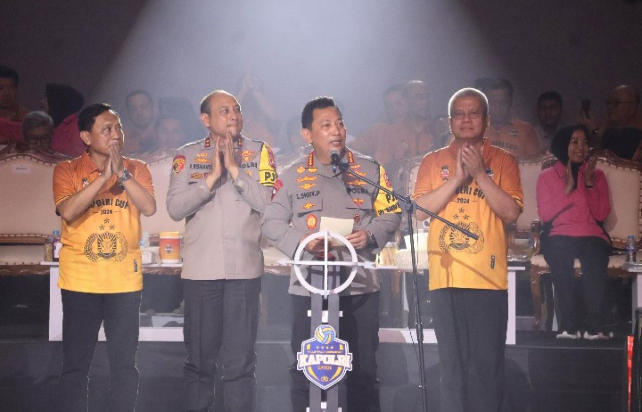 Kapolri Tutup Langsung Turnamen Bola Voli Sekaligus Resmikan Pembangunan Sumur Bor Dan Filtrasi Air Bersih Layak Minum