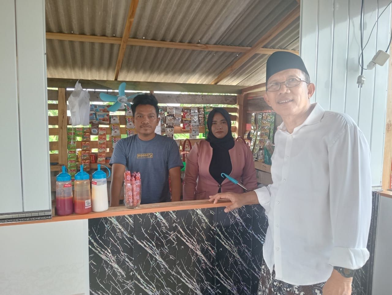 Pedagang Kecil Sambut Gembira Program Bojonegoro Klunting Paslon Teguh - Farida