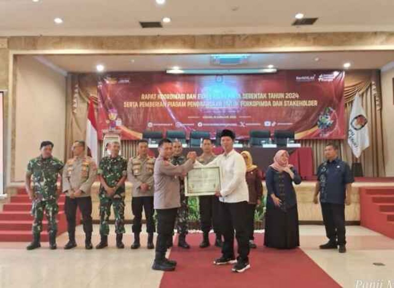 Pemilu Berjalan Lancar, KPU Kota Kediri Berikan Penghargaan Untuk Forkopimda