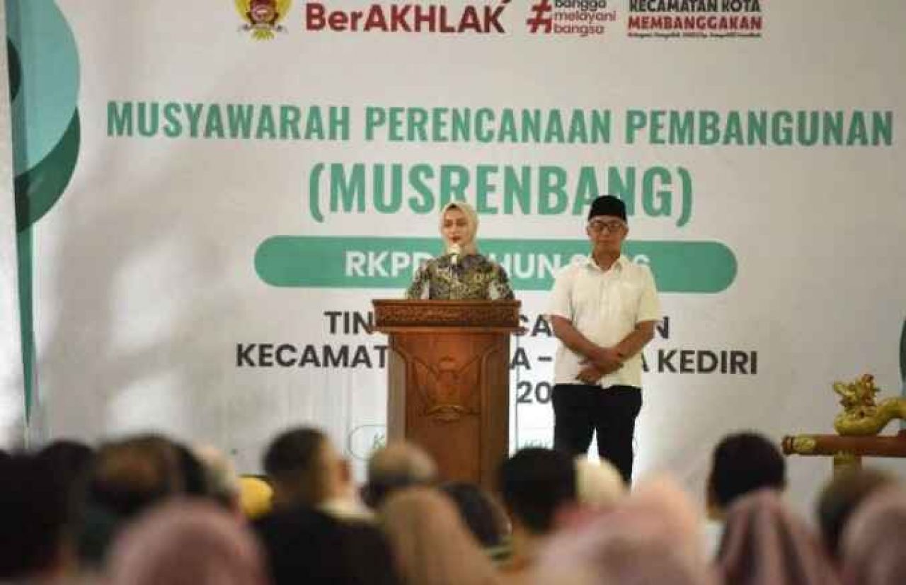 Pj Walikota Zanariah Kenalkan Wali Kota Kediri Terpilih di Musrenbang Tingkat Kecamatan