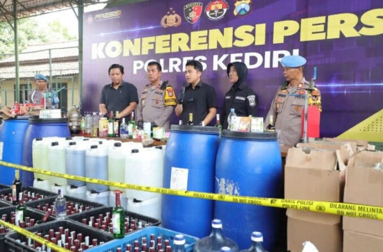 Polres Kediri Gerebek Peredaran Miras Oplosan