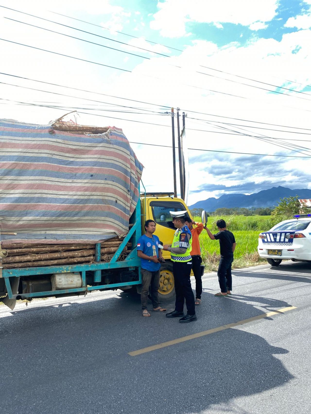 Polres Toba Sosialisasi Penanganan Kendaraan Truk Yang Mengalami Over Dimension Over Load