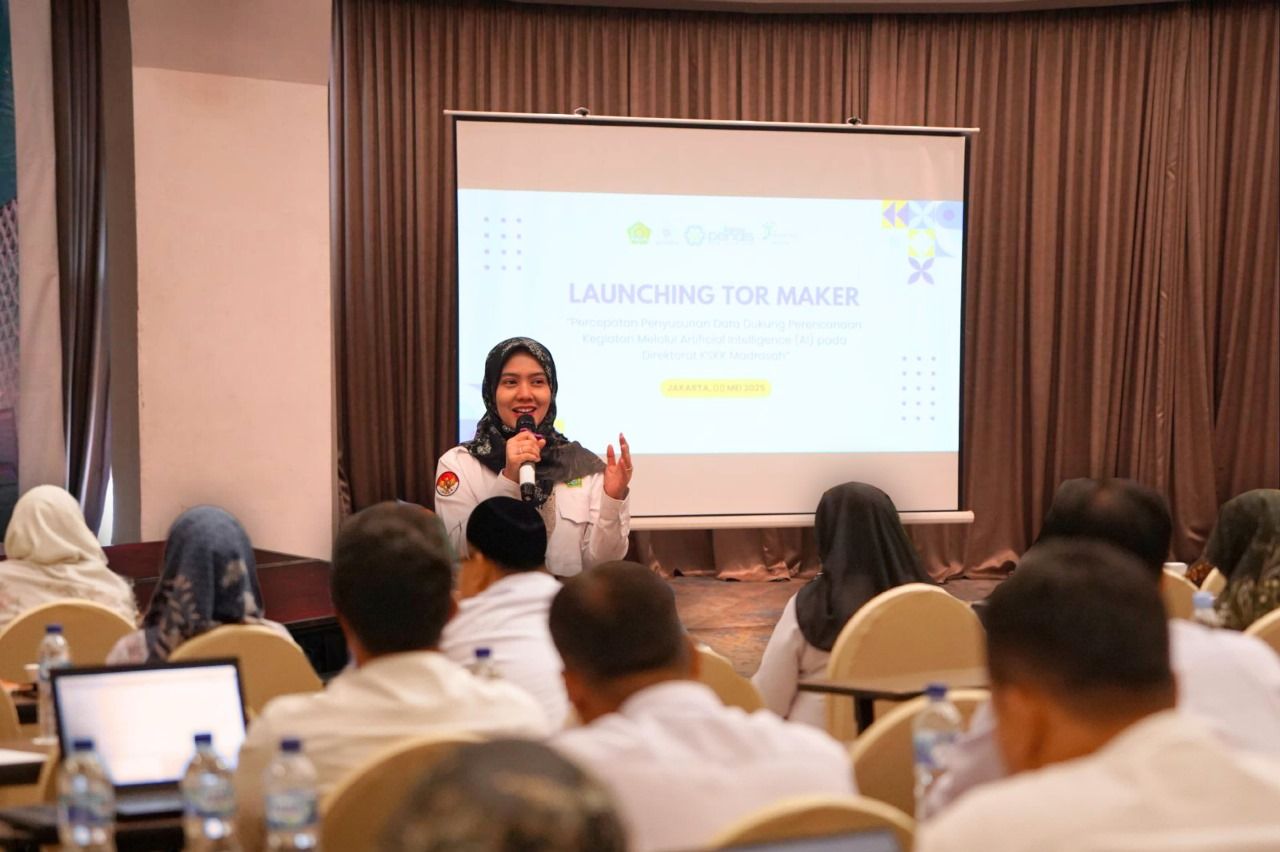 Keterangan foto : Fikriya Malihah, Inisiator GPTs TOR Maker Direktorat KSKK Dirjen Pendis Kemenag RI