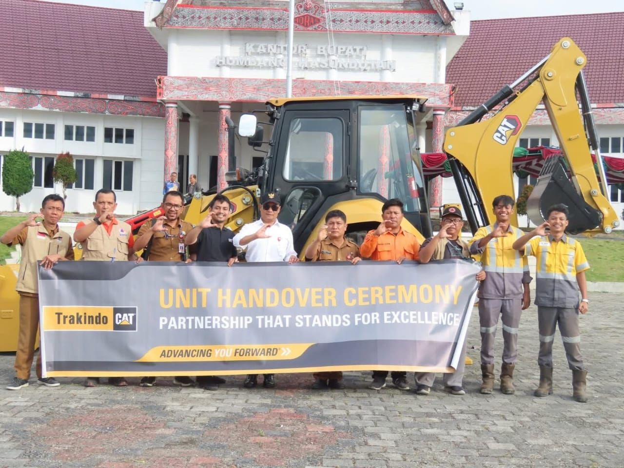 Tanggap Darurat 'Backhoe Loader' Tiba di Kabupaten Humbang Hasundutan