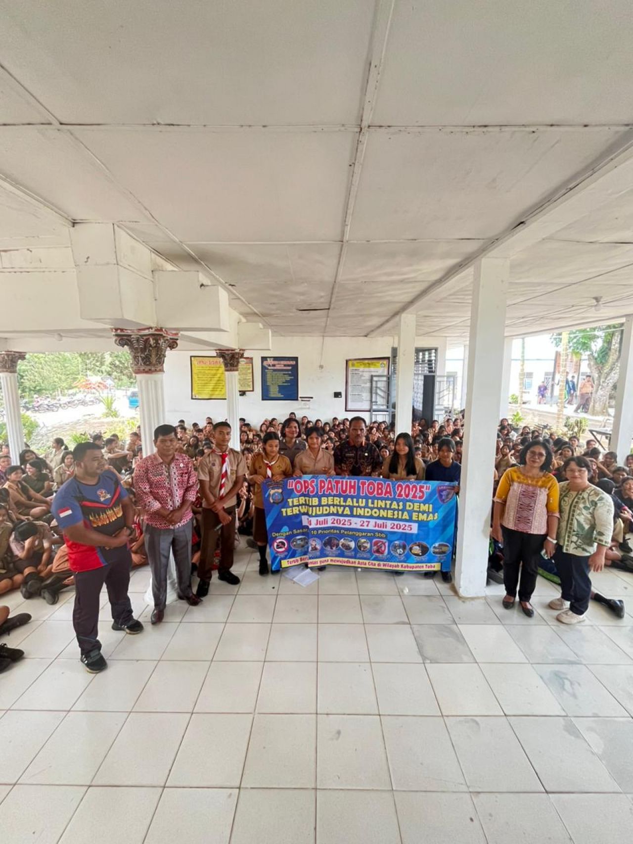 Police Go To School : Tingkatkan Kesadaran Patuh Lalu Lintas di SMAN 1 Lumban Julu
