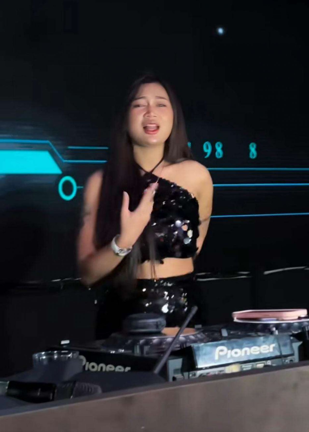 DJ Divanna Asal Tuban: Cantik, Multitalenta, dan Profesional di Dunia Hiburan Malam