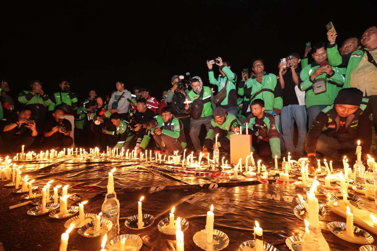 Aksi Damai Driver Online: Doa Bersama untuk Almarhum Affan Kurniawan