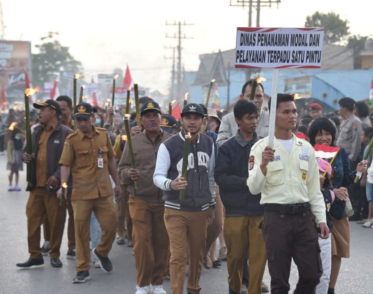 Upacara Taptu dan Pawai Obor di Kabupaten Humbang Hasundutan