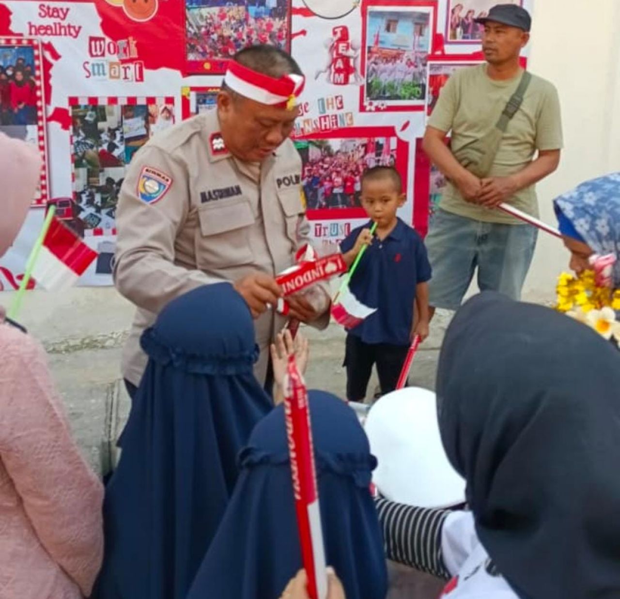 Polsek Metro Penjaringan Meriahkan HUT ke-80 RI Lewat Program Sadar dan Sambang Warga di Pejagalan