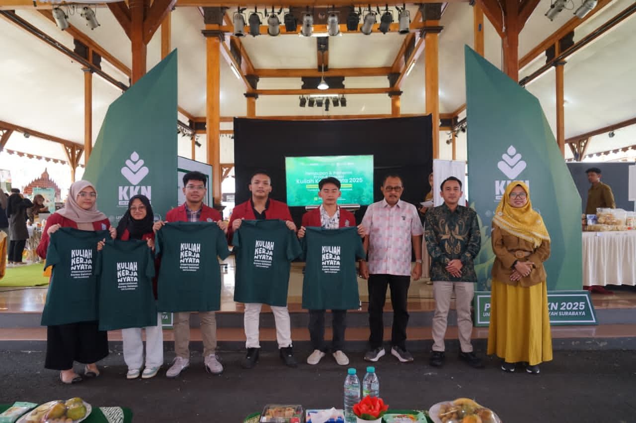 Wakil Wali Kota Surabaya Armuji Lepas Mahasiswa UMSurabaya untuk KKN Internasional di Korea Selatan