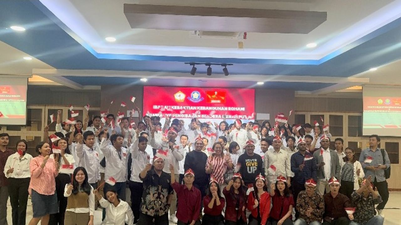 BEM Kristiani Seluruh Indonesia Gelar KKR & Kampanye Pengibaran Merah Putih Di UKI: Jaga Kemerdekaan