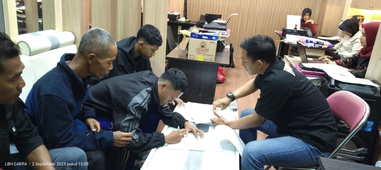 Dok Foto,Septa & Rafel Pelaku penjarahan tercatat siswa SMPN 2 Doko & SMK PGRI Wlingi.