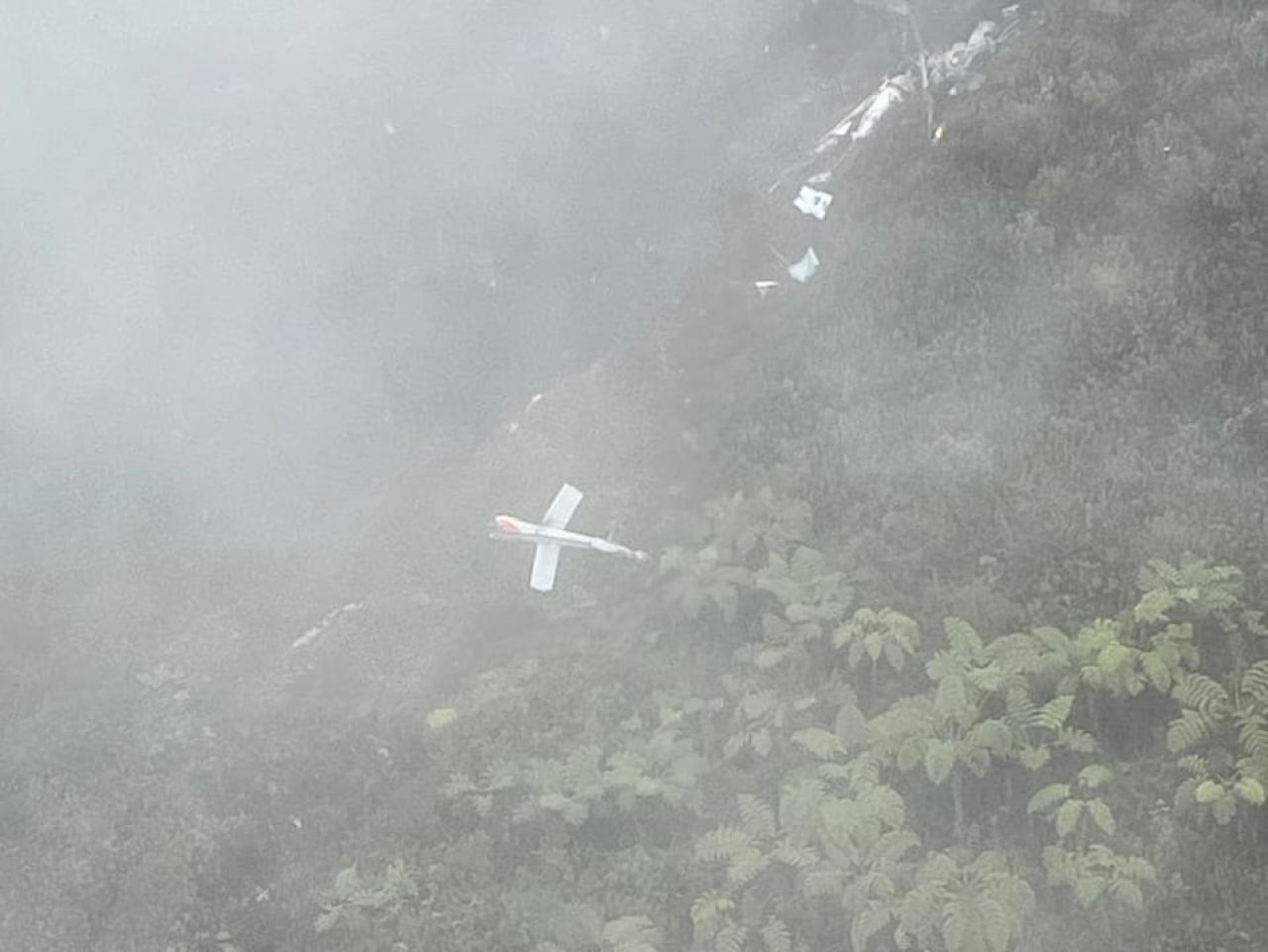 Kodim 1710/Mimika Terjun Langsung Cari Helikopter PK-IWS Intan Angkasa yang Hilang Kontak di Pegunungan Papua