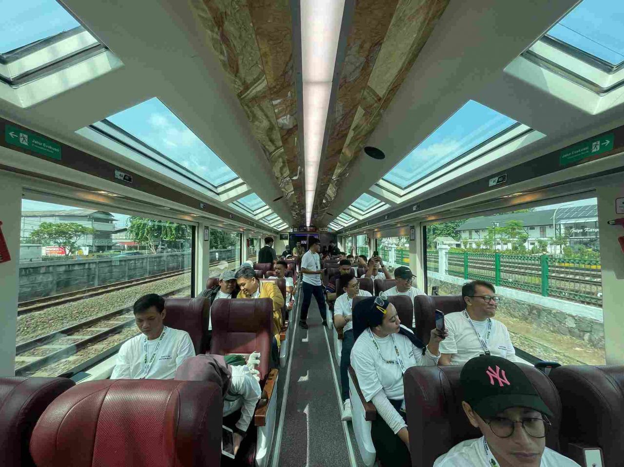 Pengalaman Wisata Kereta Api Lebih Seru dengan Kereta Panoramic di Rangkaian Priority Parahyangan & Pangandaran