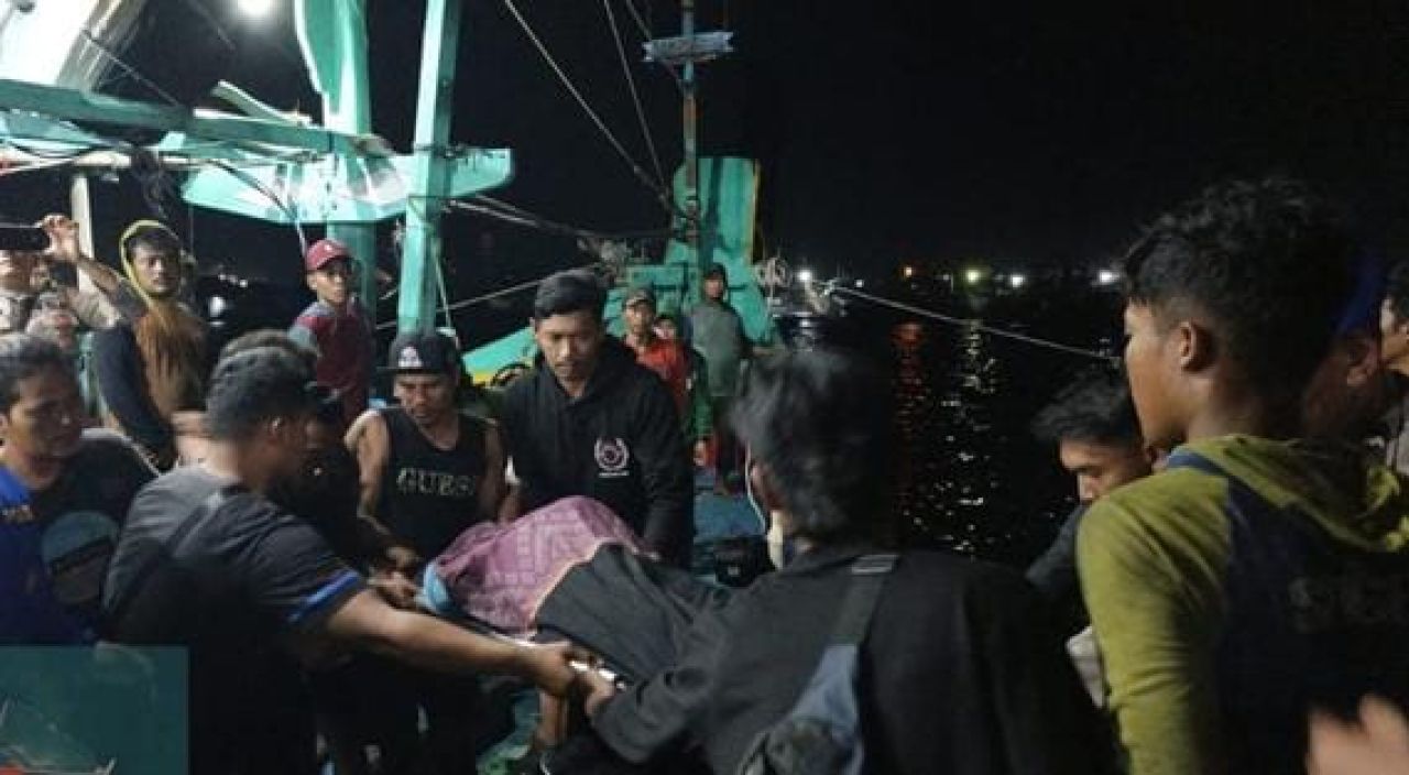 Tragis Seorang Nelayan Asal Brondong Lamongan Meninggal Dunia di Perairan Bawean
