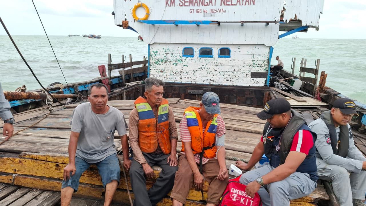 Bakamla RI Selamatkan KM Semangat Nelayan yang Nyaris Tenggelam di Selat Malaka