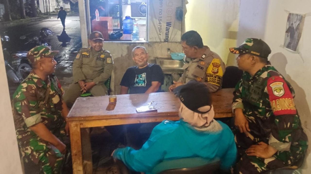 Kodim 0505/Jakarta Timur Gelar Patroli & Siskamling Bersama Komduk : Wujud Sinergi Jaga Kamtibmas di Duren Sawit