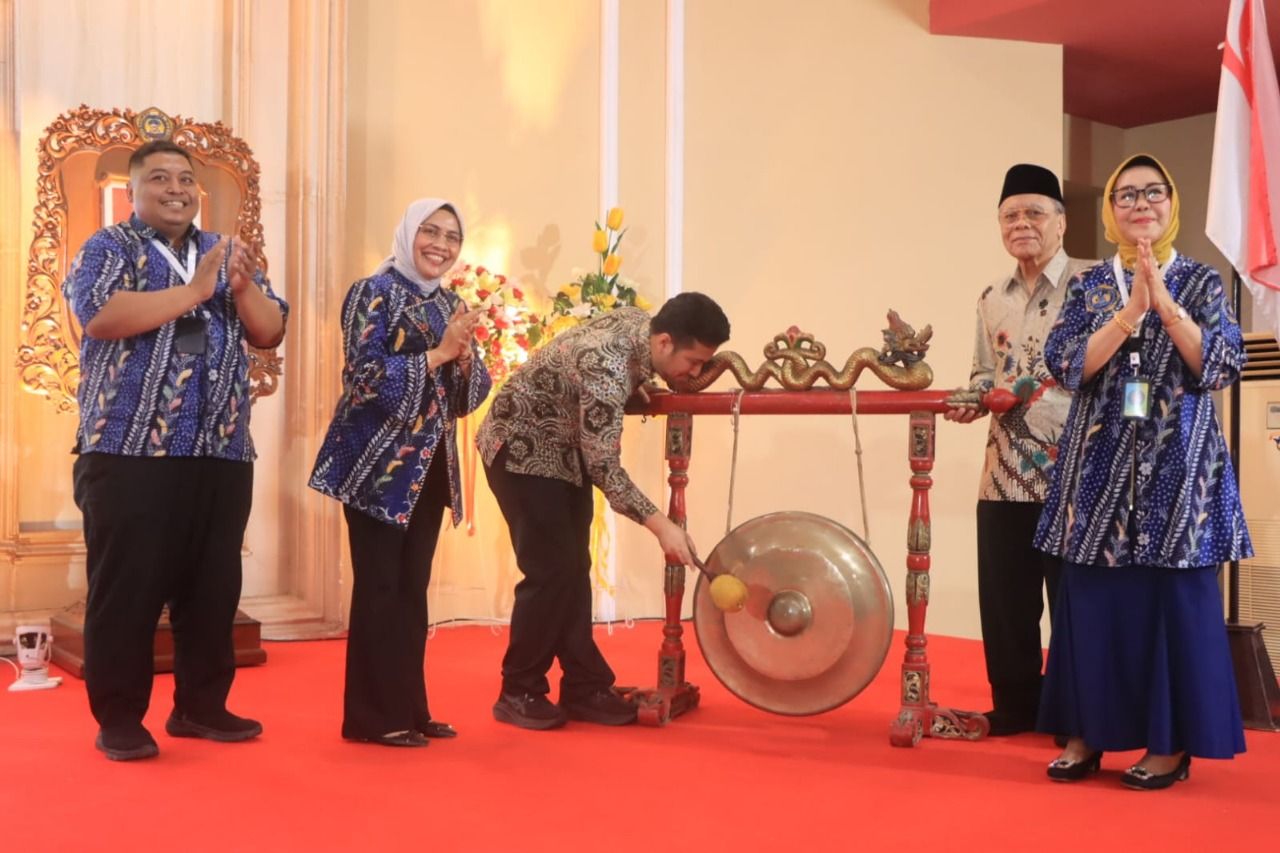 Wagub Jatim Emil Dardak Tekankan Kolaborasi Pendidikan, Pemerintah, dan Dunia Usaha Dorong Ekonomi Berkelanjutan