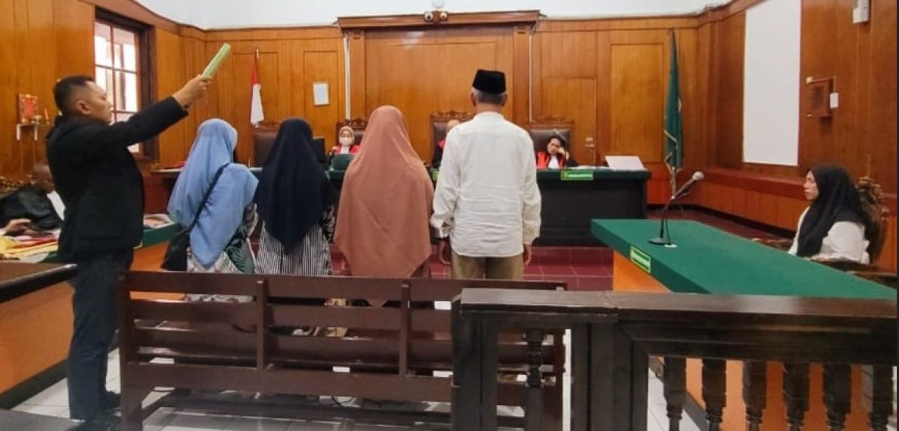 Skandal Rp2,4 Miliar Dana Yayasan Zakat Khairunnas: Bendahara Tertipu Investasi Bodong, Sidang PN Surabaya Bongkar Fakta