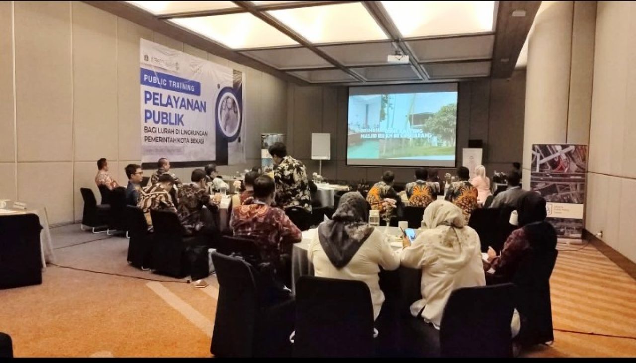 Lurah Bintara Hadiri Pelatihan Peningkatan Pelayanan Publik bagi Lurah se-Kota Bekasi