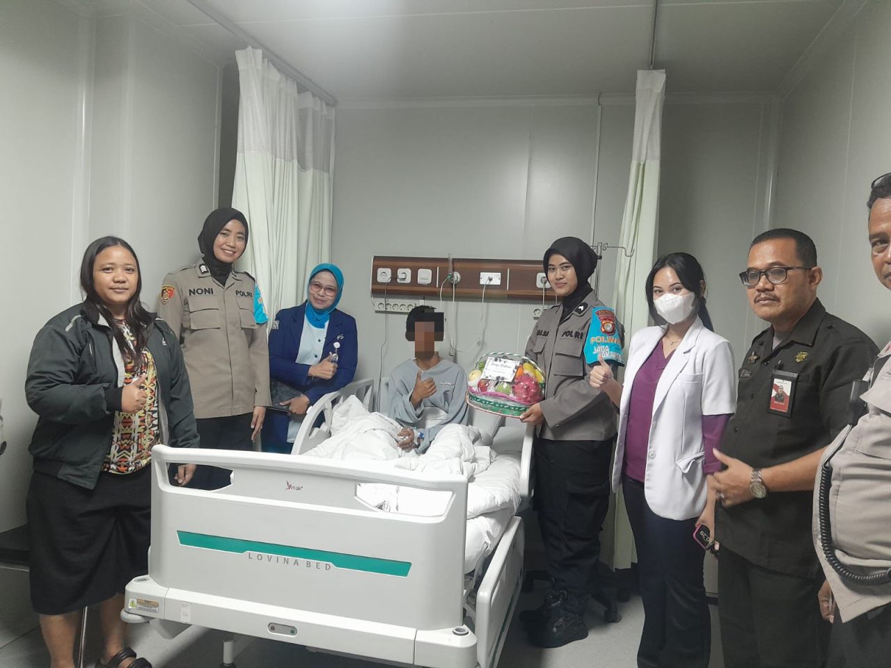 Polwan Jaga Jakarta” Polres Metro Jakarta Pusat Hadir Temani Korban SMAN 72 di RS Pertamina