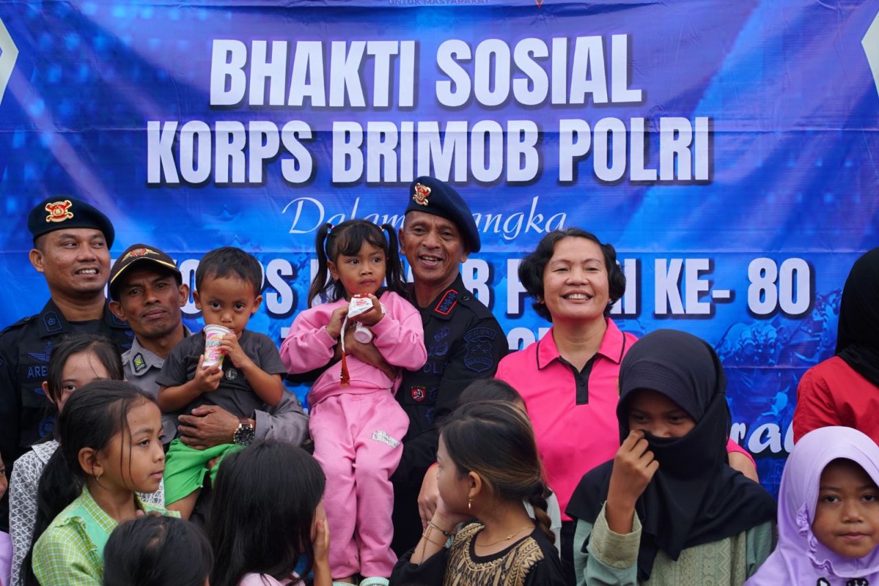 Wujud Kepedulian Terhadap Masyarakat, Korbrimob Polri Menyelenggarakan Bakti Sosial