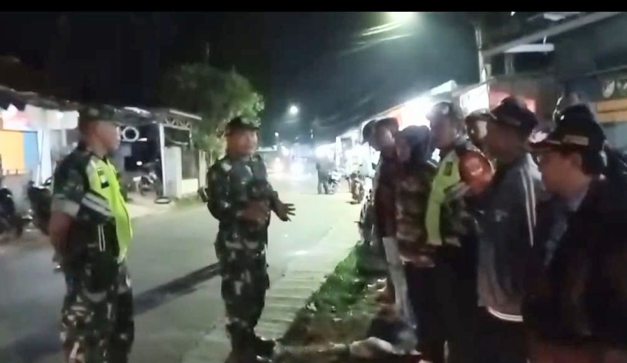 Sinergi TNI Bersama Komponen Pendukung, Patroli Gabungan Amankan Wilayah Serang Baru Bekasi