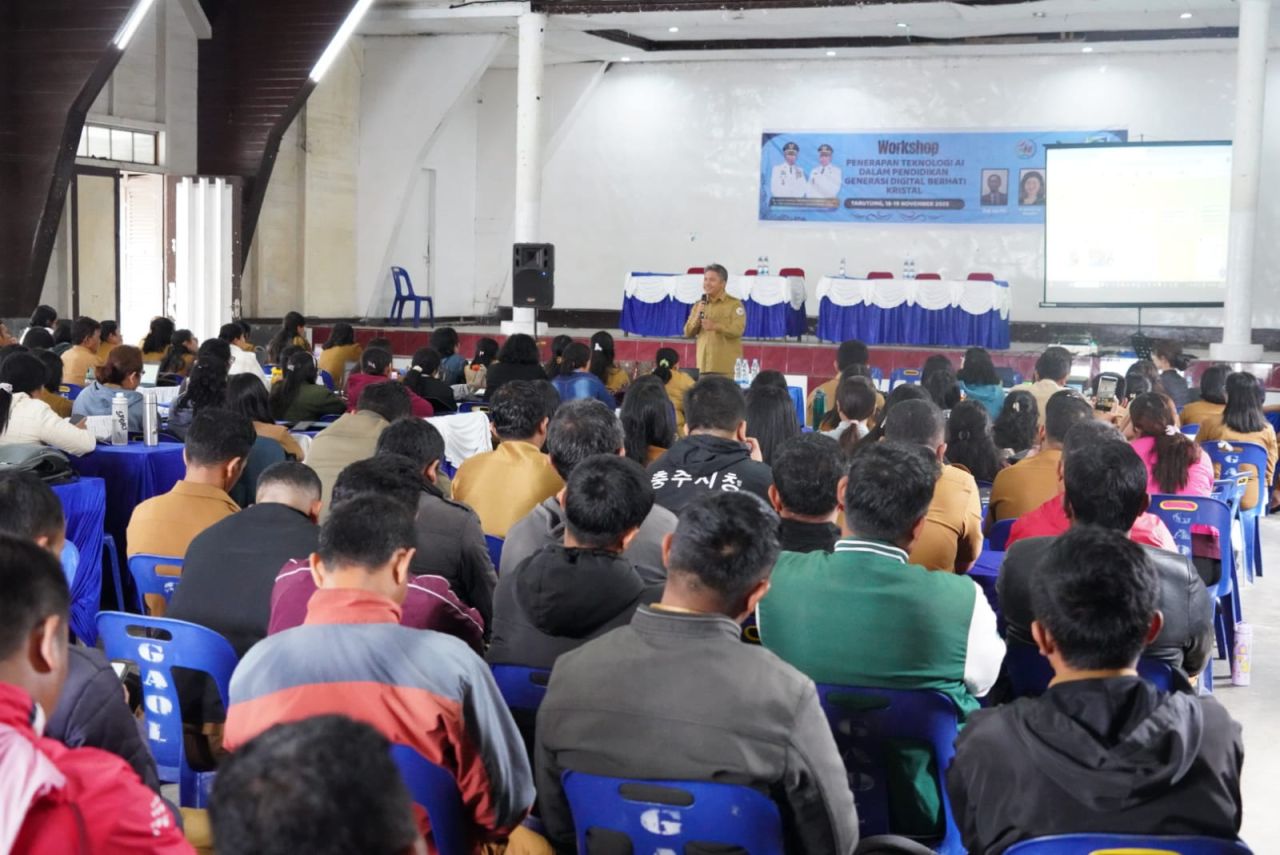 Wakil Bupati Tapanuli Utara Membuka Workshop Penerapan Teknologi AI dalam Pendidikan untuk Guru