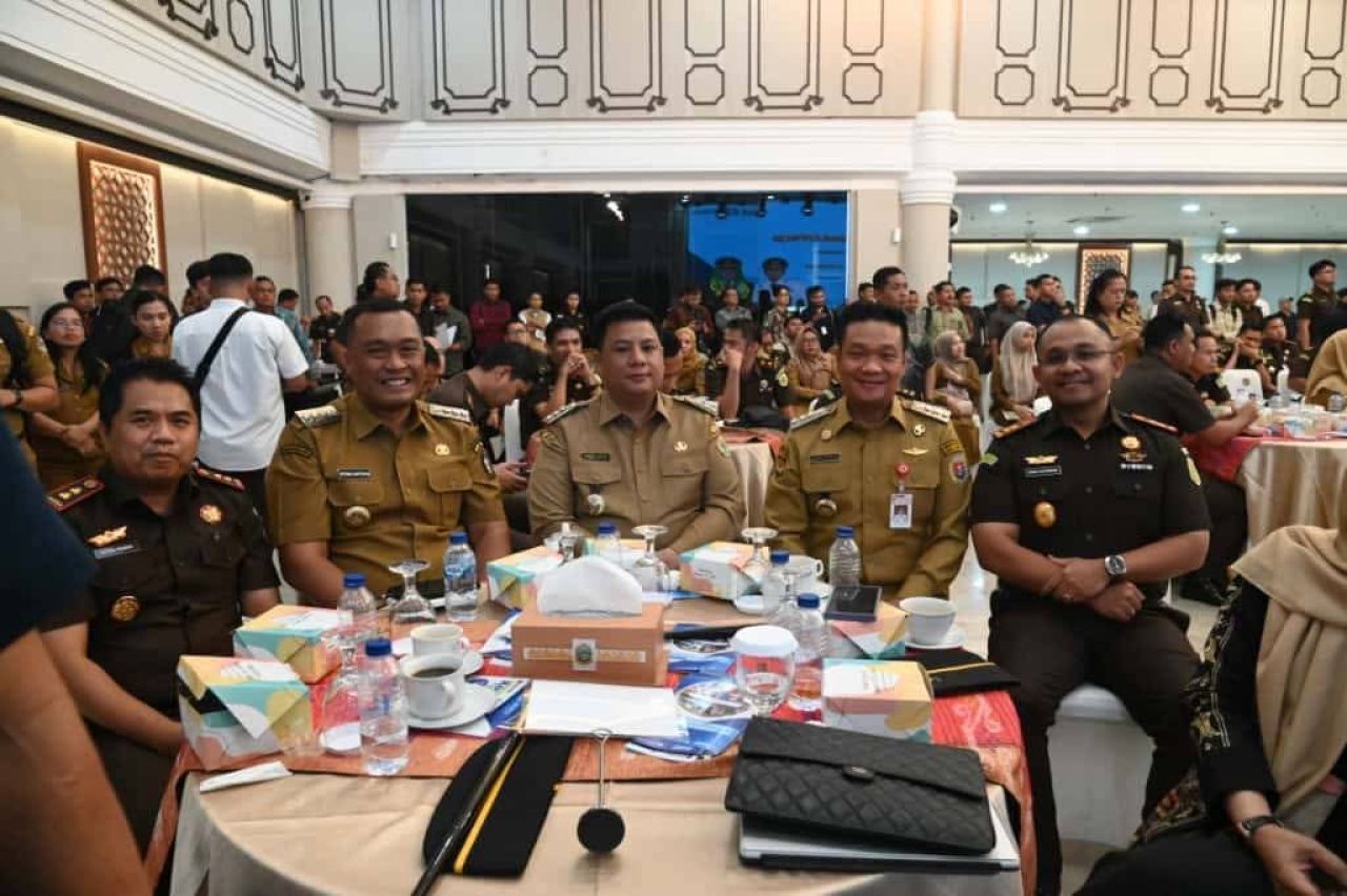 Bupati Bersama Kajari Humbang Hasundutan Tandatangani Naskah Kerjasama Pelaksaaan Pidana Kerja Sosial Bagi Pelaku Pidana