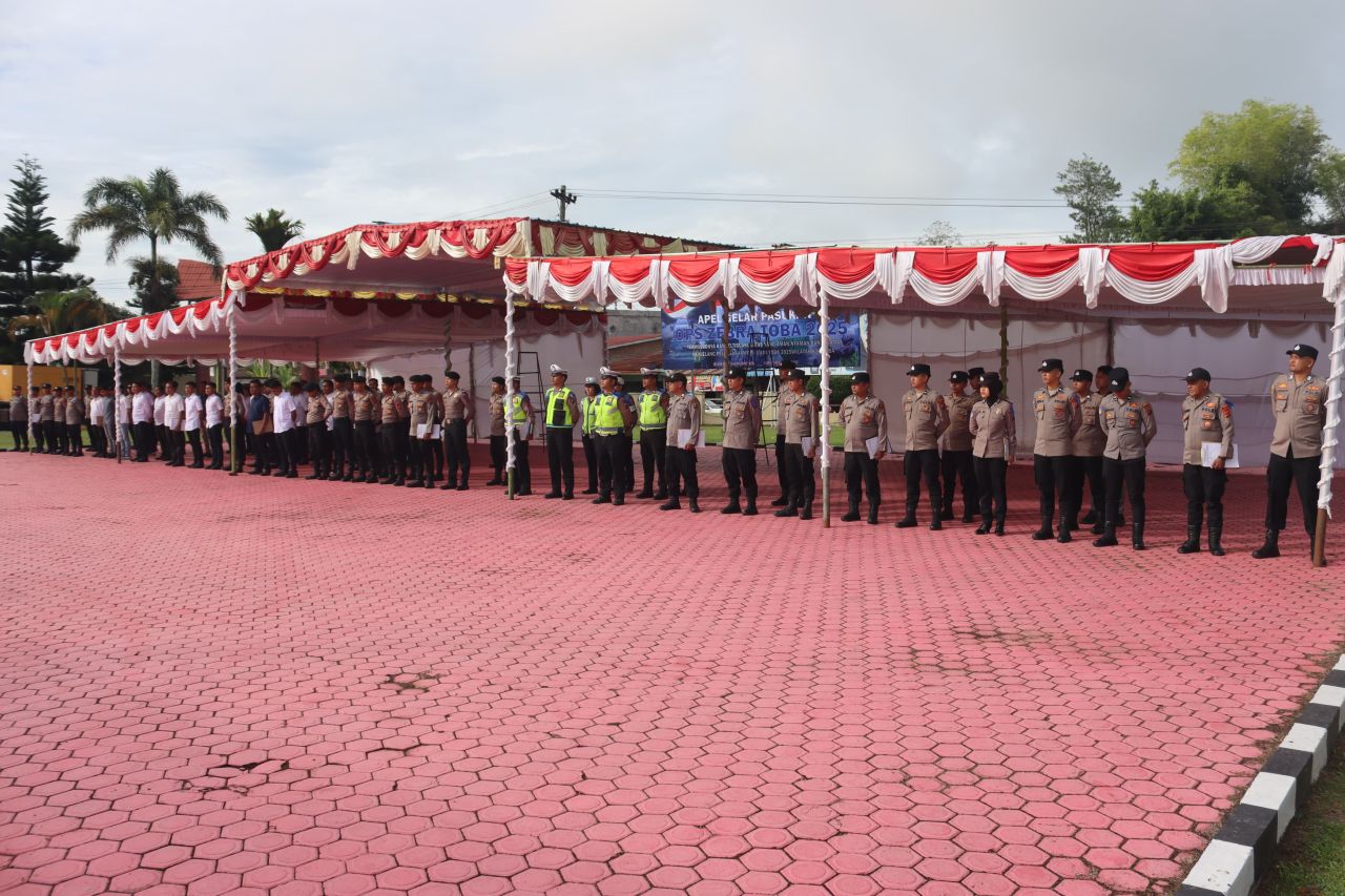 Kapolres Toba Pimpin Apel Pagi dan Berikan Arahan Kepada Anggota