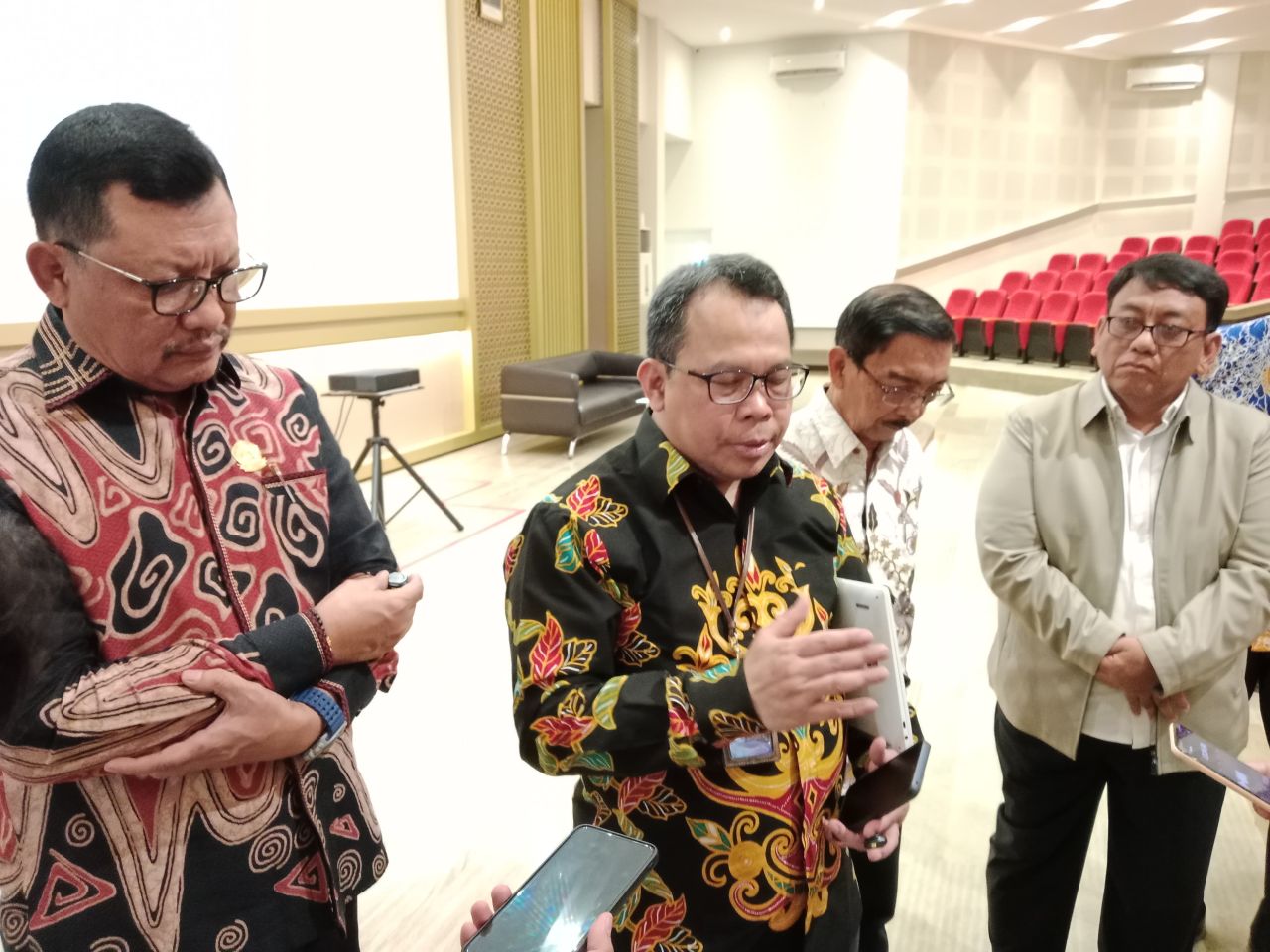 PROFESOR "GBHN" DIKRITIK KERAS: Kemdiktisaintek Minta PTS Perkuat Profil Dosen Menuju Indonesia Emas 2045