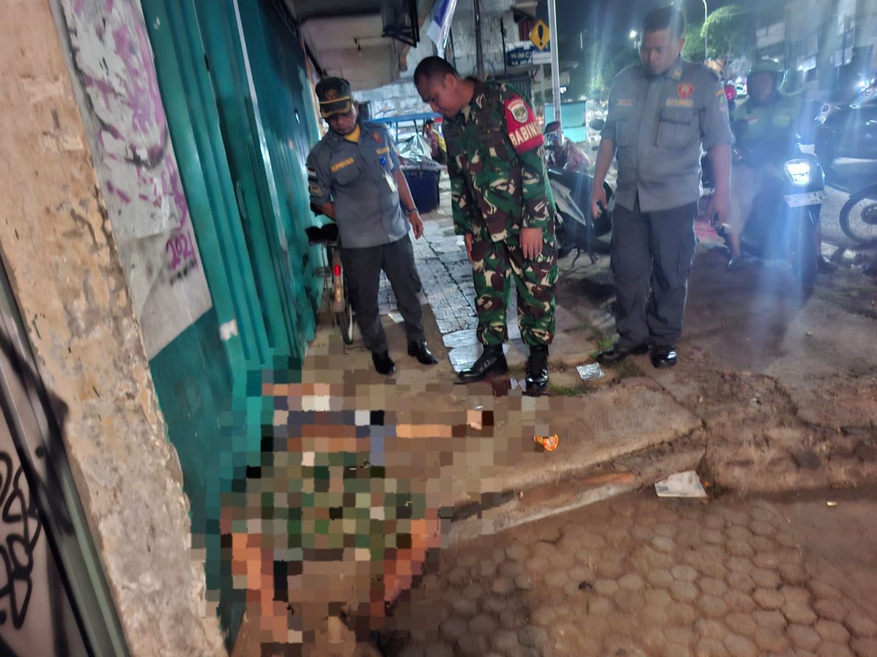 Mayat Pria Ditemukan di Teras Ruko Populer Bekasi, Polisi Selidiki Penyebab Kematian