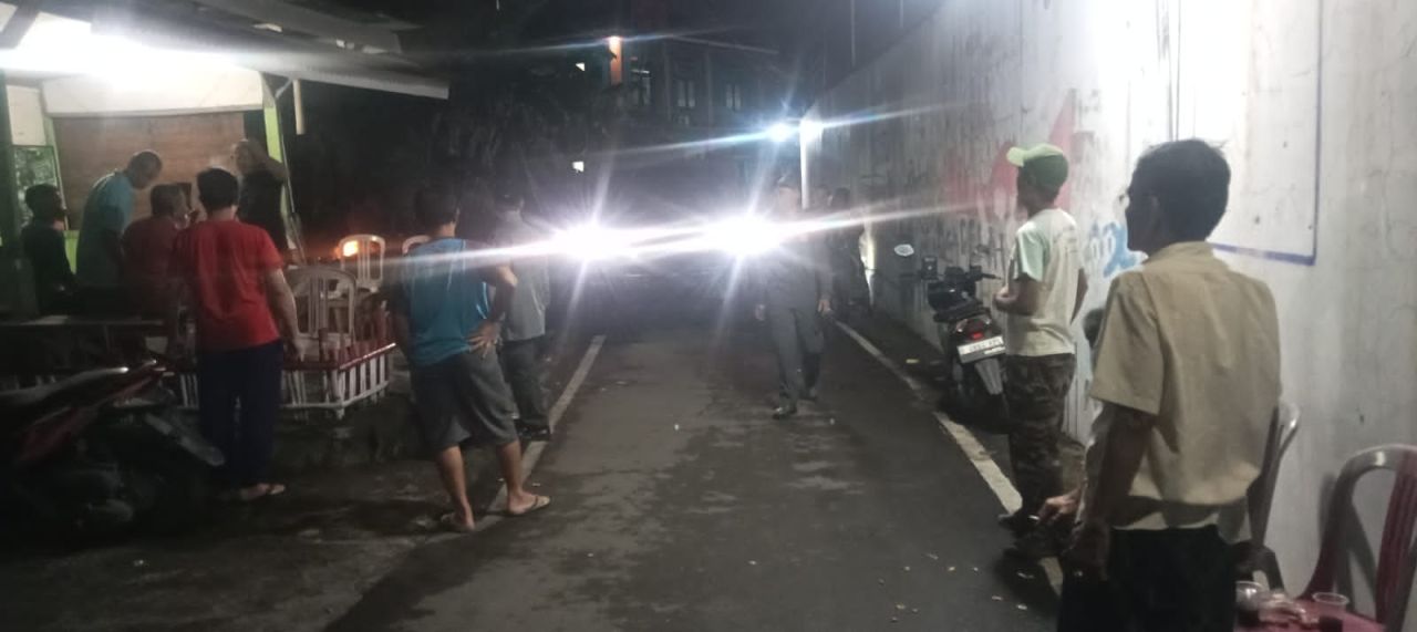 Patroli Maung dan Siskamling di Jatiasih, Koramil 04/JA Perkuat Keamanan Wilayah Bersama Tiga Pilar Dan Komduk