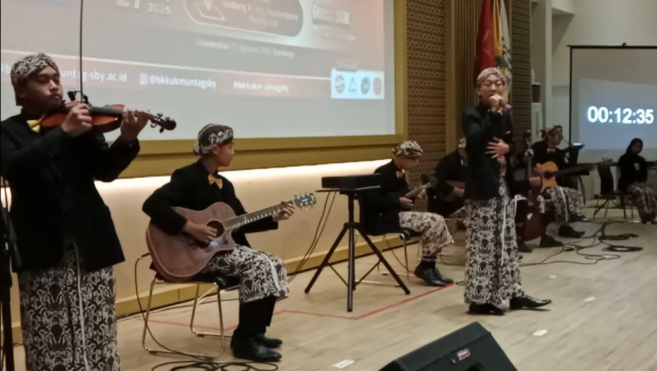 Gebyar Budaya Nusantara: UNCC 2025 Pecahkan Rekor Peserta: 70 Grup Keroncong Ramaikan Untag Surabaya