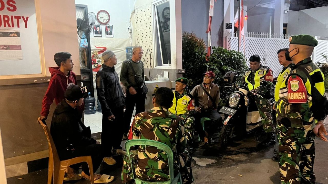Patroli Gabungan TNI, Polri, Komcad Dan Komduk Perkuat Keamanan Wilayah Bekasi Utara 