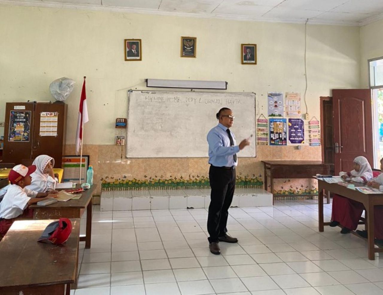 Peringatan Hari Guru 2025, Praktisi Hukum Kediri Dedy Luqman Hakim Ikut Kegiatan Sehari Orang Tua Mengajar