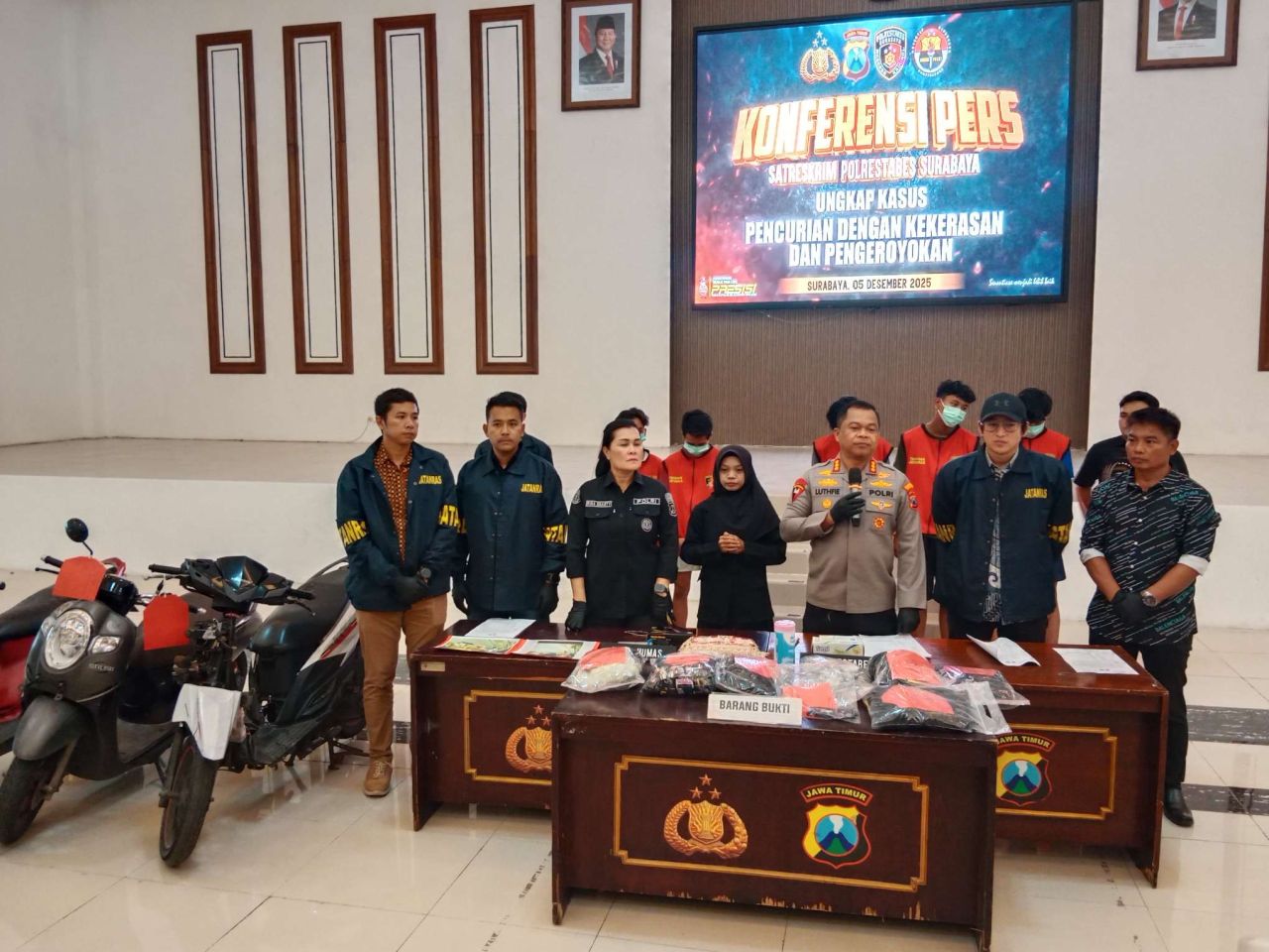 Polrestabes Surabaya Tangkap 8 Pelaku Curas dan Pengeroyokan Pelajar di Karah Jambangan