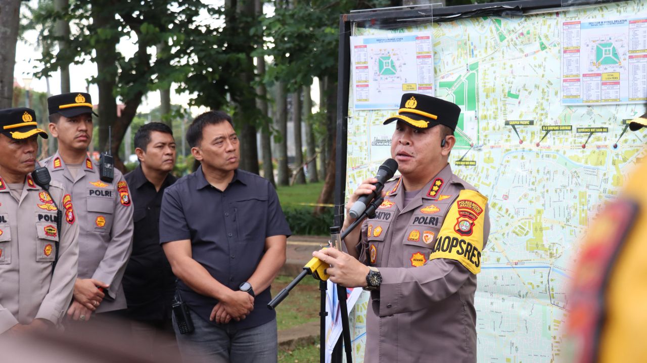 Polres Metro Jakarta Pusat Kawal Aksi Nelayan di Monas