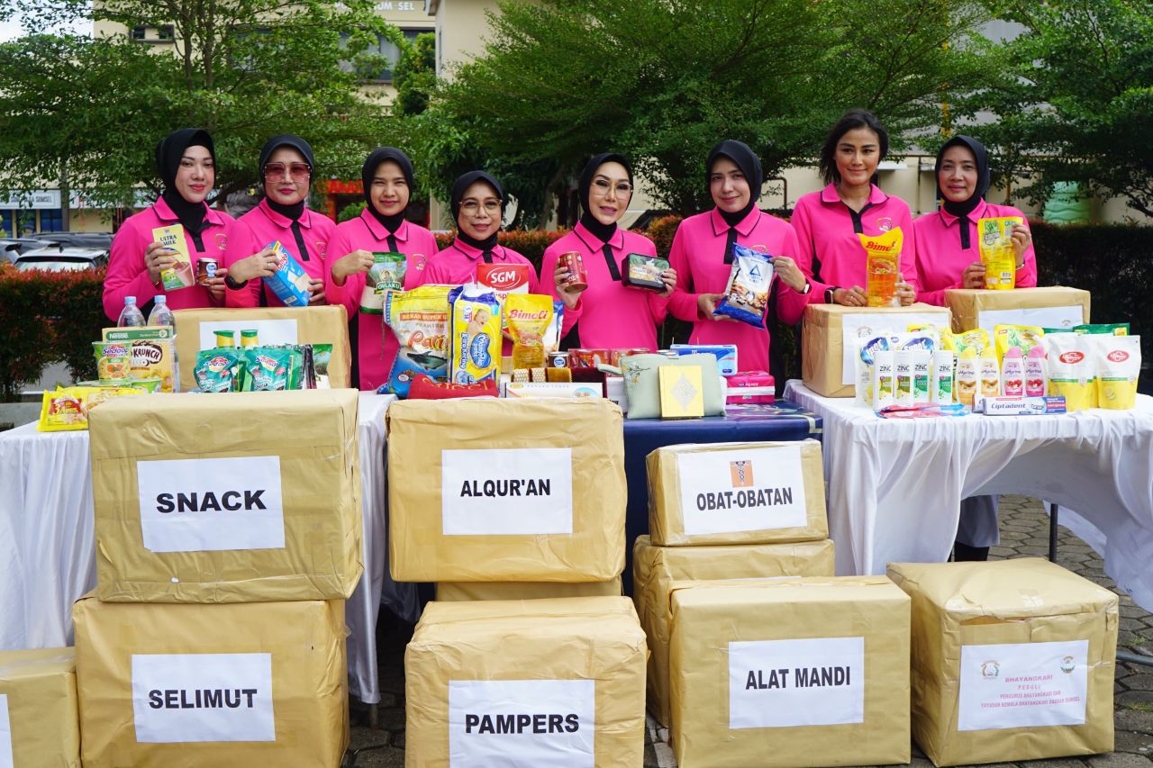 Kapolda Sumsel Pimpin Apel Pelepasan Personel Satbrimob Polda Sumsel dalam Misi Kemanusiaan Bencana Kabupaten Langkat