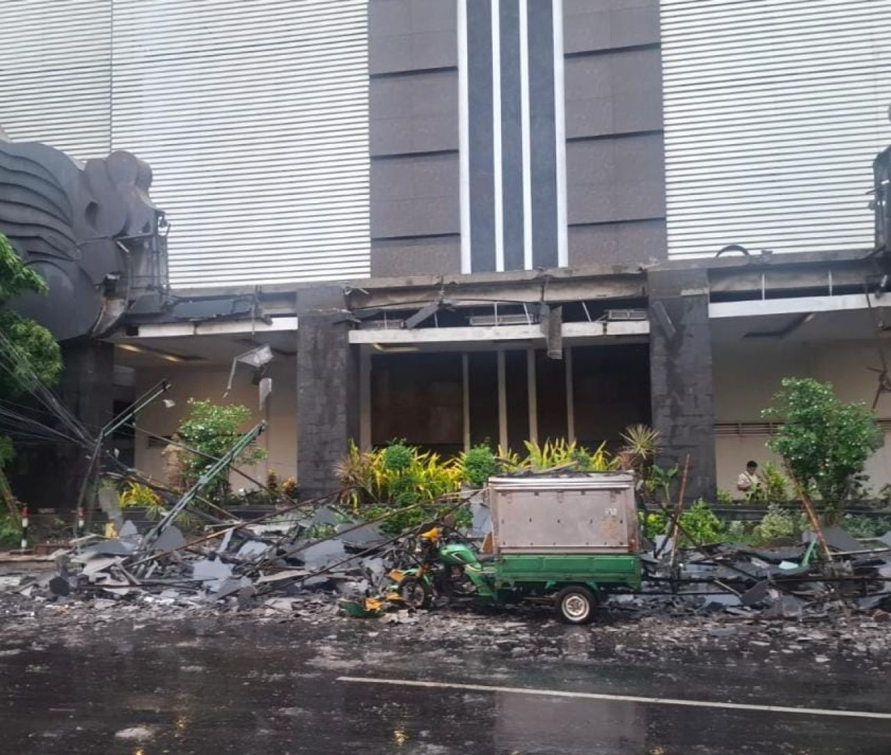 Gedung Pemkab Lamongan Rp 151 Miliar Ambruk di Tengah Kasus KPK