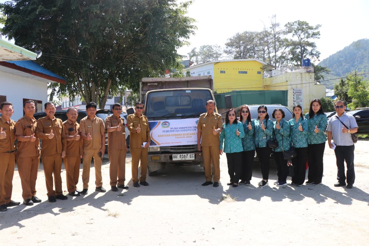 Pemkab Toba Salurkan Bantuan Bencana ke Tapanuli Utara